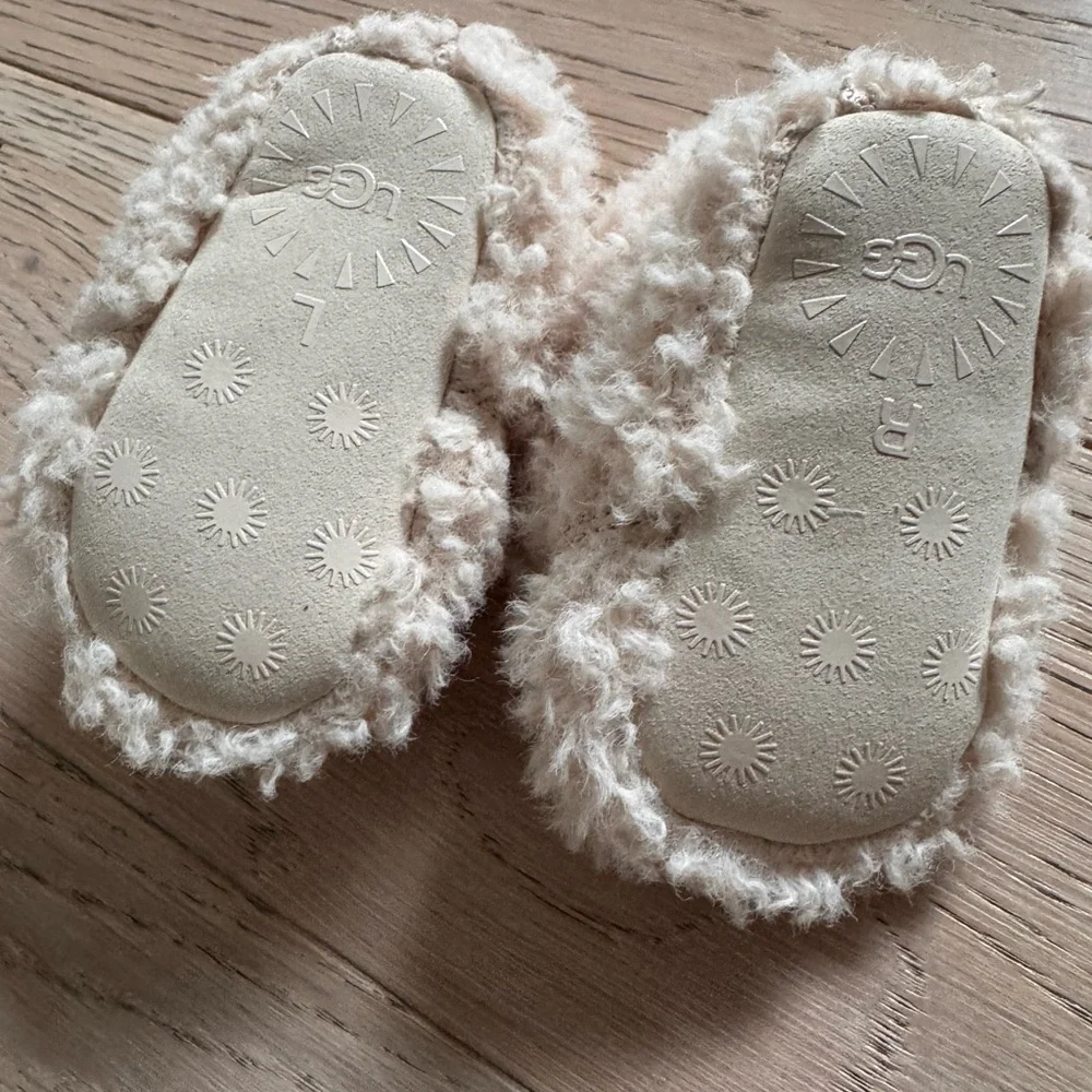 UGG Plush Shearling Infant Booties in Cream